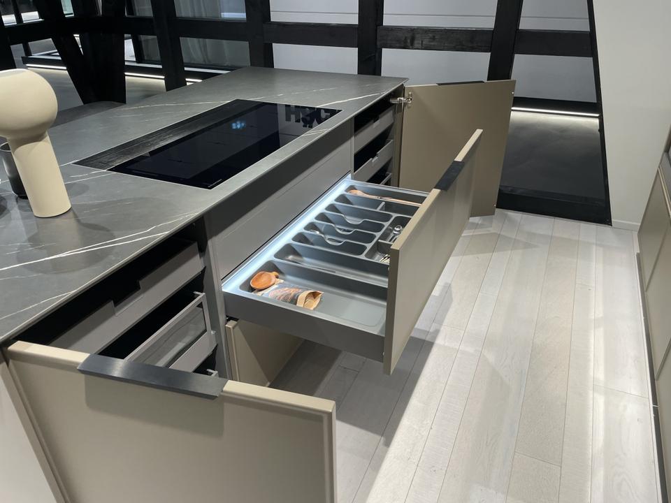 Inselküche grifflos NEU Premium Designküche individuell pla - Bild 5