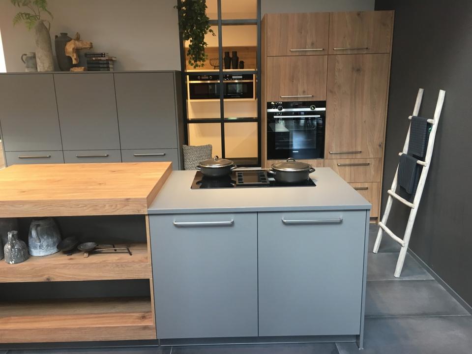 Insel Küche NEUE Einbauküche individuell geplant Kücheninsel - Bild 5