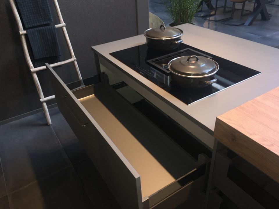 Insel Küche NEUE Einbauküche individuell geplant Kücheninsel - Bild 9