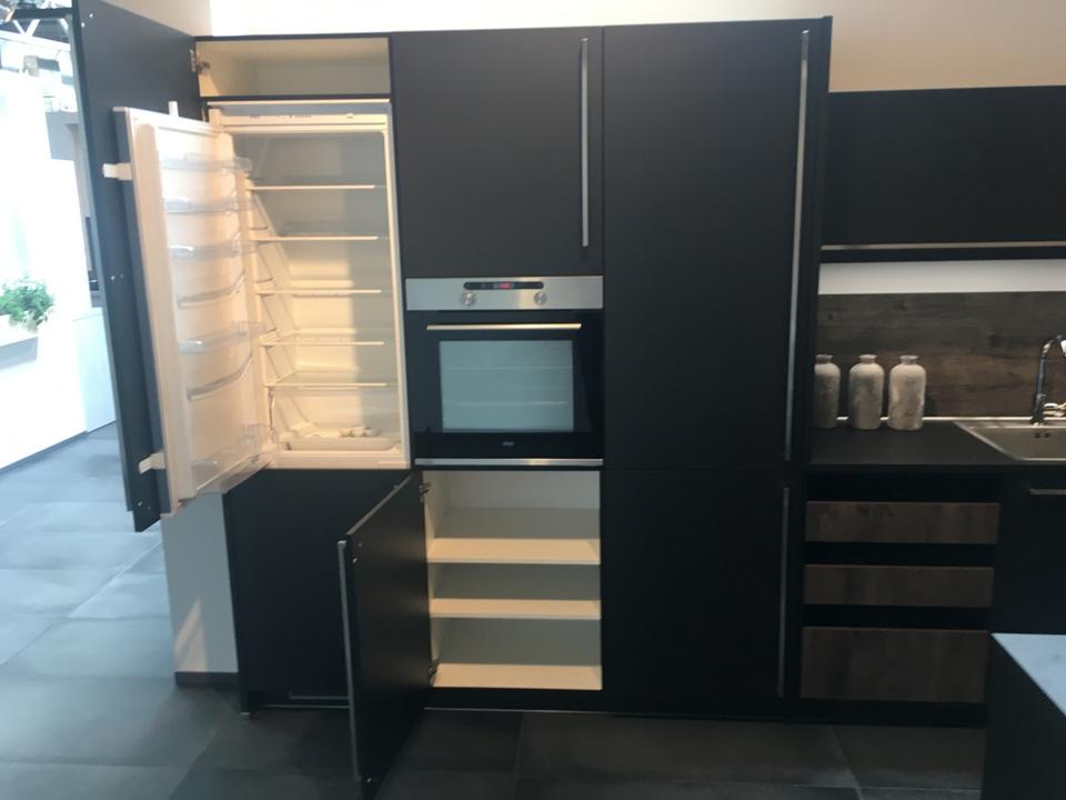 Inselküche 240x90 plus 3x Hochschrank Einbauküche freie Planung - Bild 8