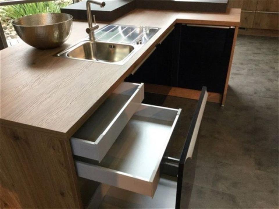 Inselküche Einbauküche Grifflos Küche individueller Plan - Bild 8