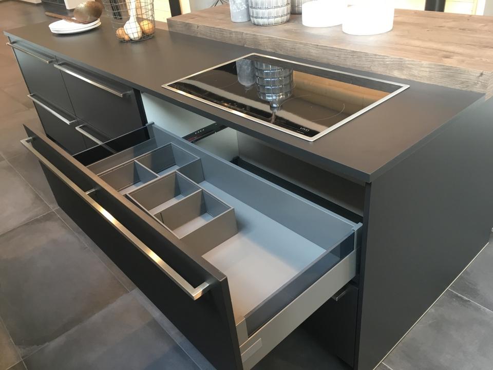 Inselküche 240x90 plus 3x Hochschrank Einbauküche freie Planung - Bild 15