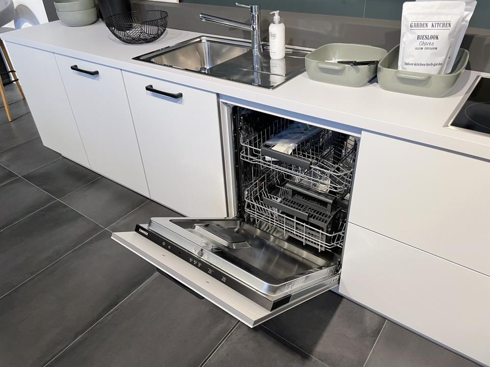 NEUE Einbauküche L-Form Küche in modern weiß ( individuell ) - Bild 9