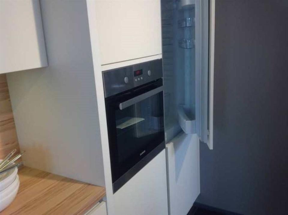 Neu hochwertige Komplett Einbauküche mit Geschirrspüler Grifflos - Bild 7