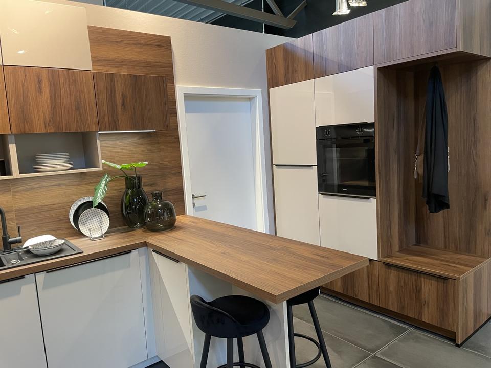 U Küche mit Theke Hochglanz Einbauküche Planbar - Bild 8