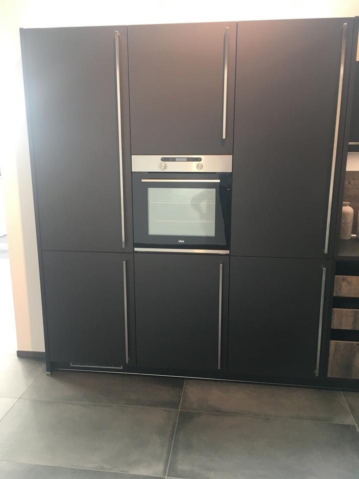 Inselküche 240x90 plus 3x Hochschrank Einbauküche freie Planung - Bild 6