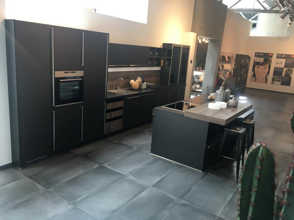 Inselküche 240x90 plus 3x Hochschrank Einbauküche freie Planung - Bild 5