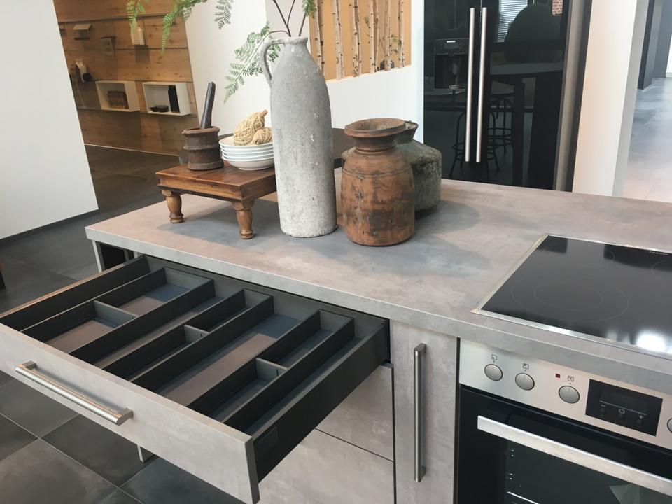 NEUE Einbauküche L-Form Küche Beton grau individuell planbar - Bild 3