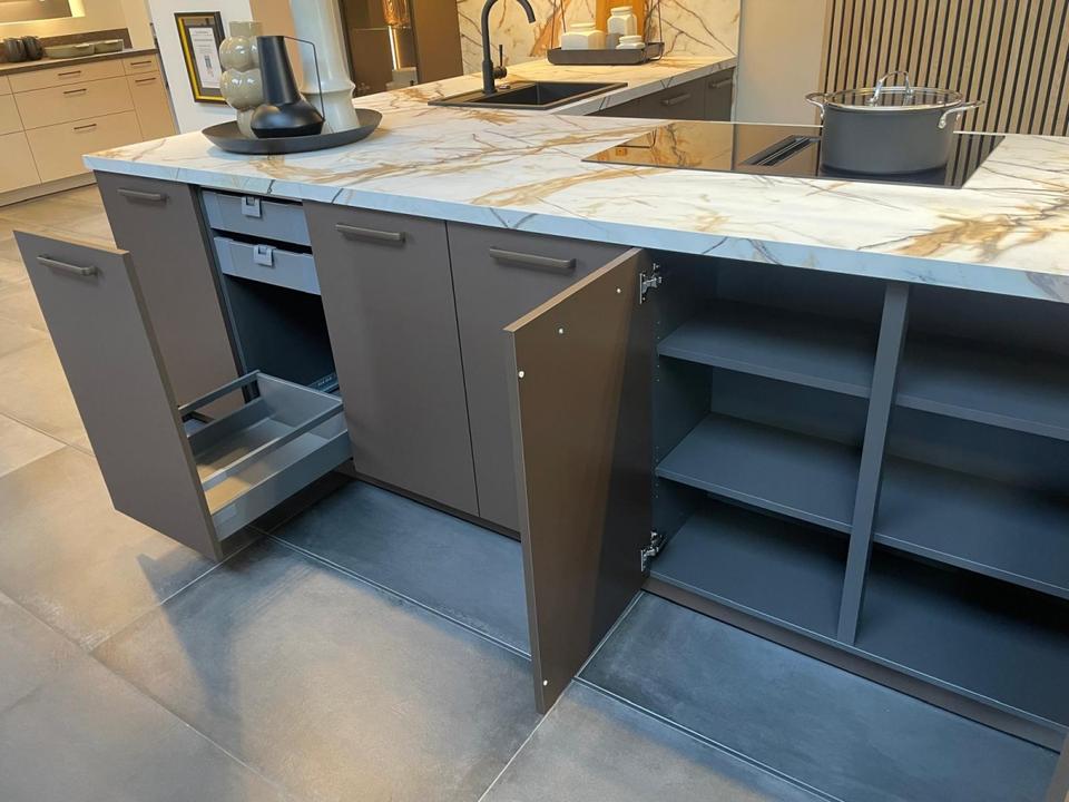 InselKüche Einbauküche Insel 240cm plus 180cm Hochschränke NEU - Bild 7