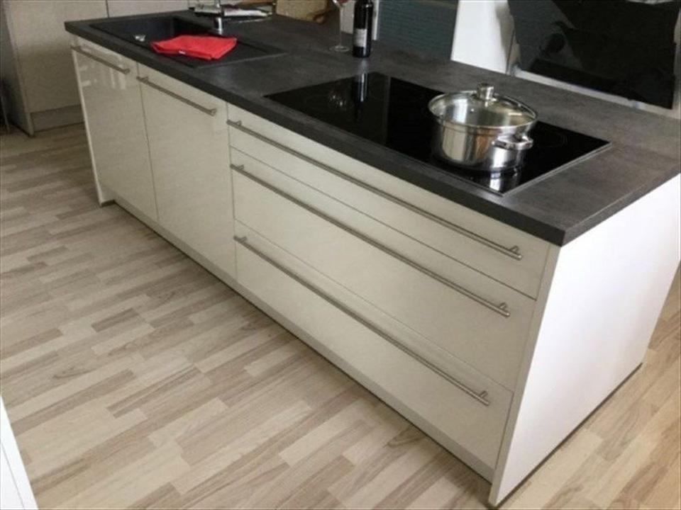 Einbauküche große Inselküche Kücheninsel mit Bora Kochfeld - Bild 5