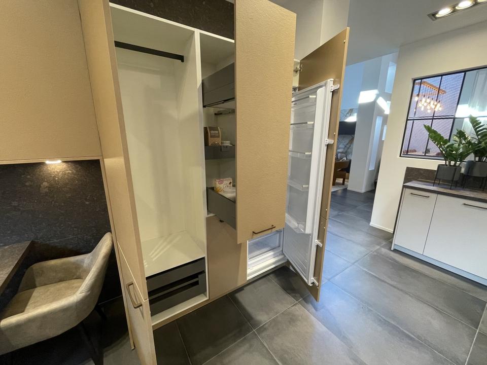 Zweizeilige Design Küche Einbauküche Planbar - Bild 4