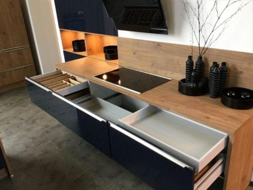 Inselküche Einbauküche Grifflos Küche individueller Plan - Bild 12