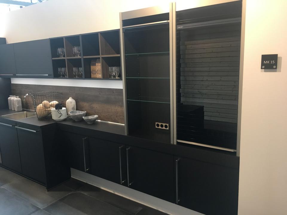 Inselküche 240x90 plus 3x Hochschrank Einbauküche freie Planung - Bild 18