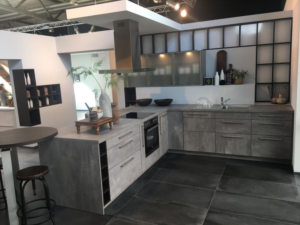 NEUE Einbauküche L-Form Küche Beton grau individuell planbar